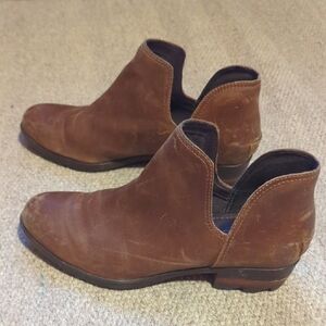 Sorel Lolla II Cut Out Bootie Brown Leather Boots Women's Size 9